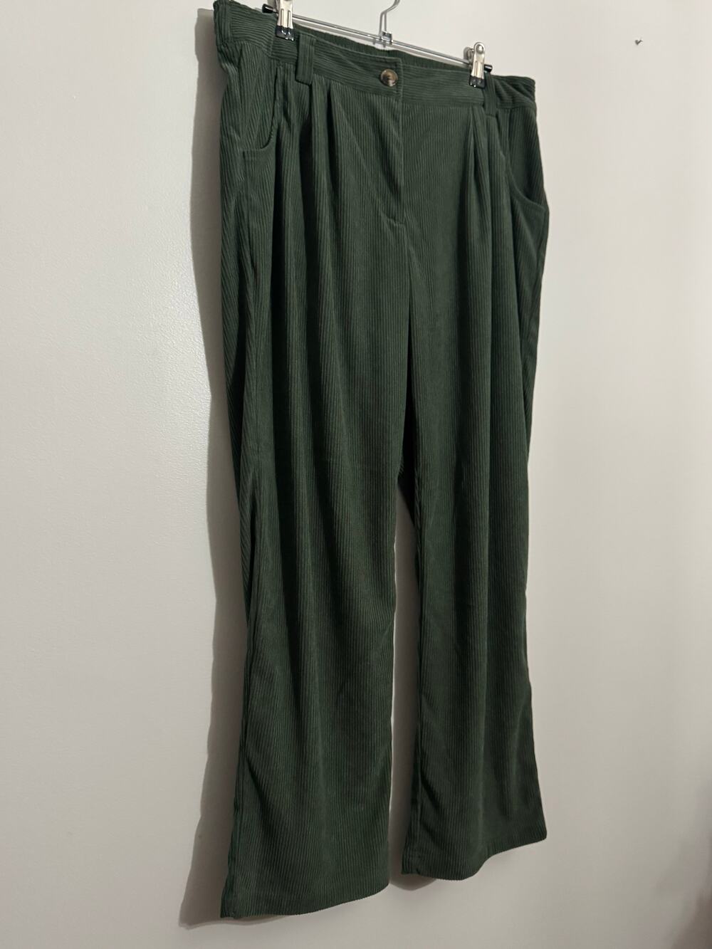 Halara Olive Green Corduroy Pants Pleated Front Button Closure Straight Leg Size